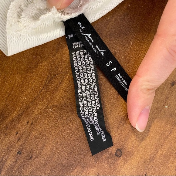 Urban Outfitters Out From Under Lace Bralette Ivory Size Small New W/ Flaws - Picture 12 of 12